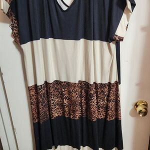 Lularoe Macy 2xl EUC black cream animal print block.